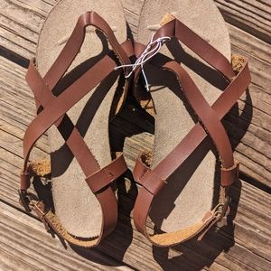 New Esprit Women's brown faux leather sandles NEVER WORN sz 8